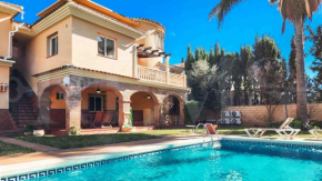 Spacious and authentic home with pool & garden by REMS